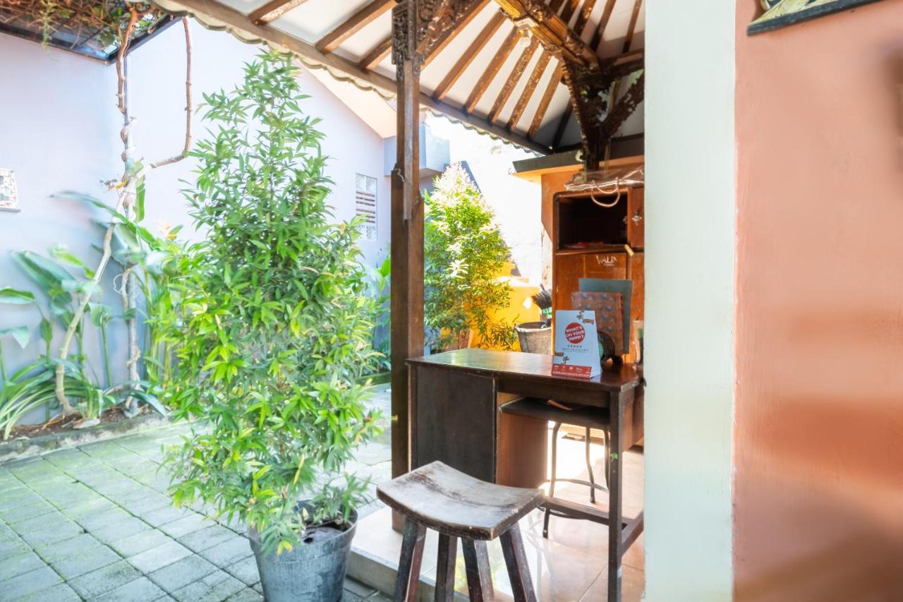 OYO 3775 Ketut Inn Pesanggaran Bagian luar foto